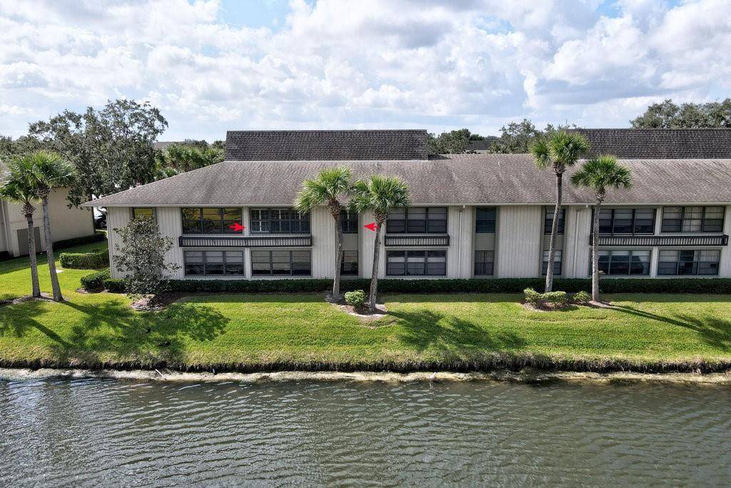 Vero Beach, FL 32966,33 Plantation DR 205