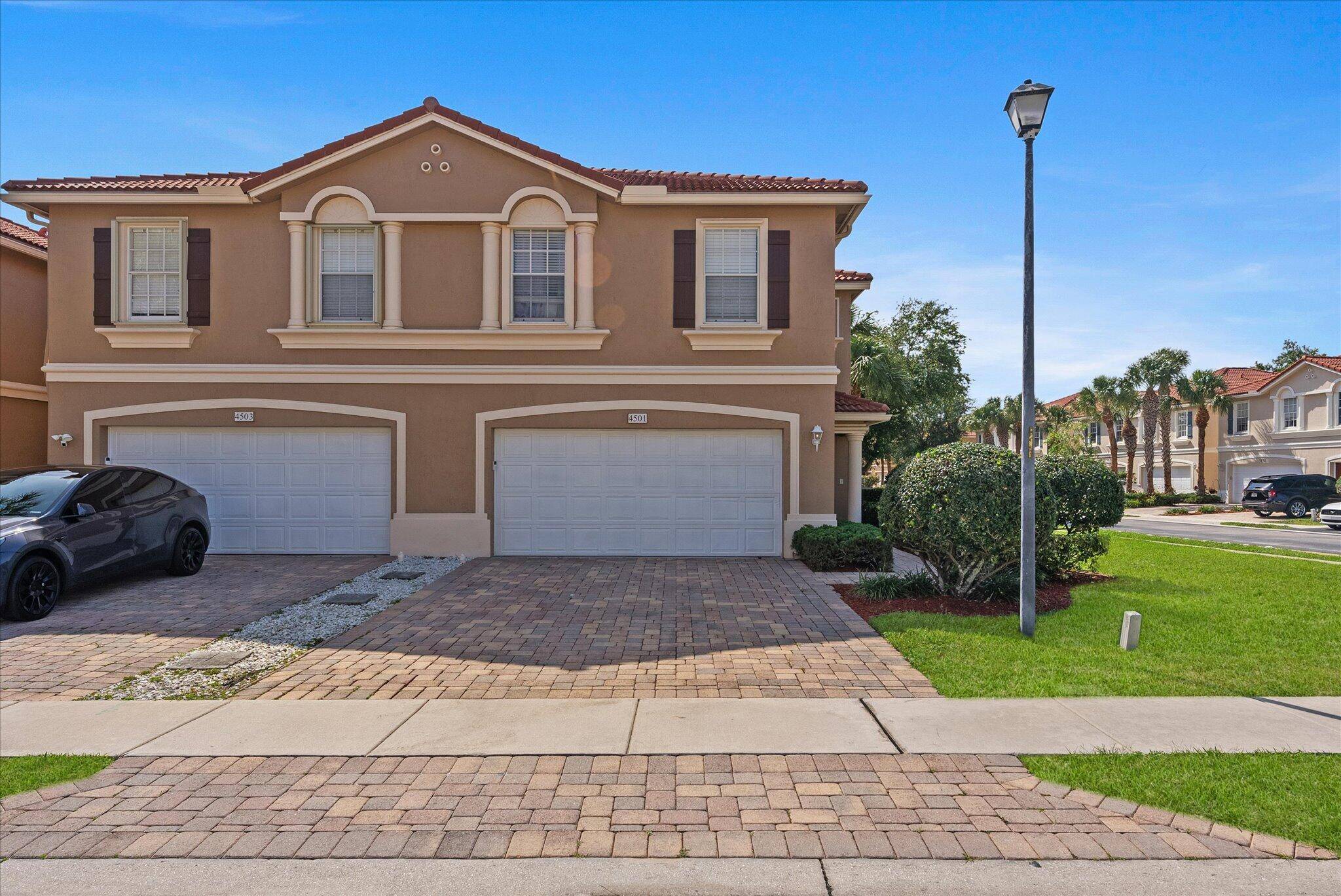 Lake Worth, FL 33463,4501 Cohune Palm CT