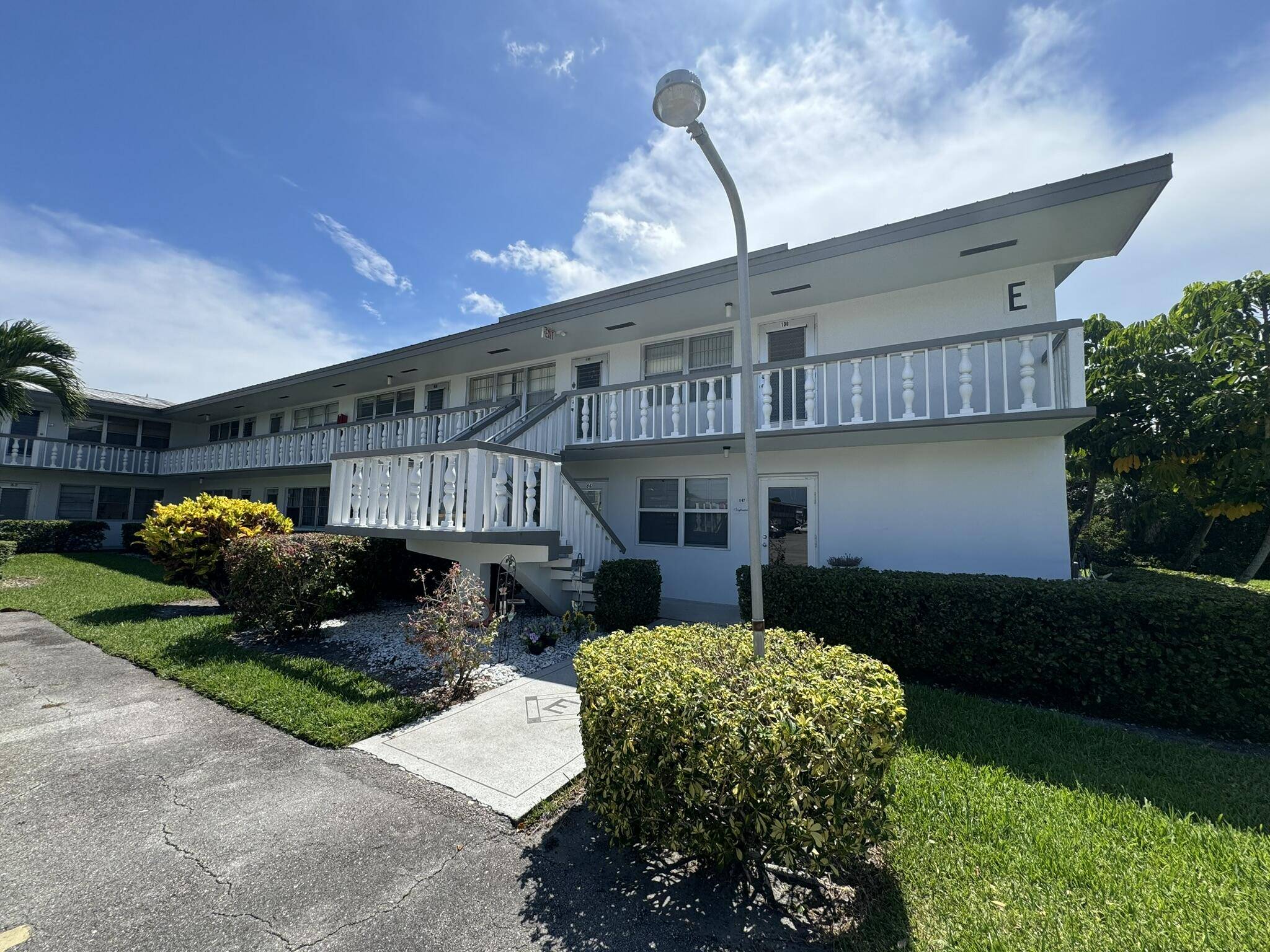 West Palm Beach, FL 33417,86 E Northampton