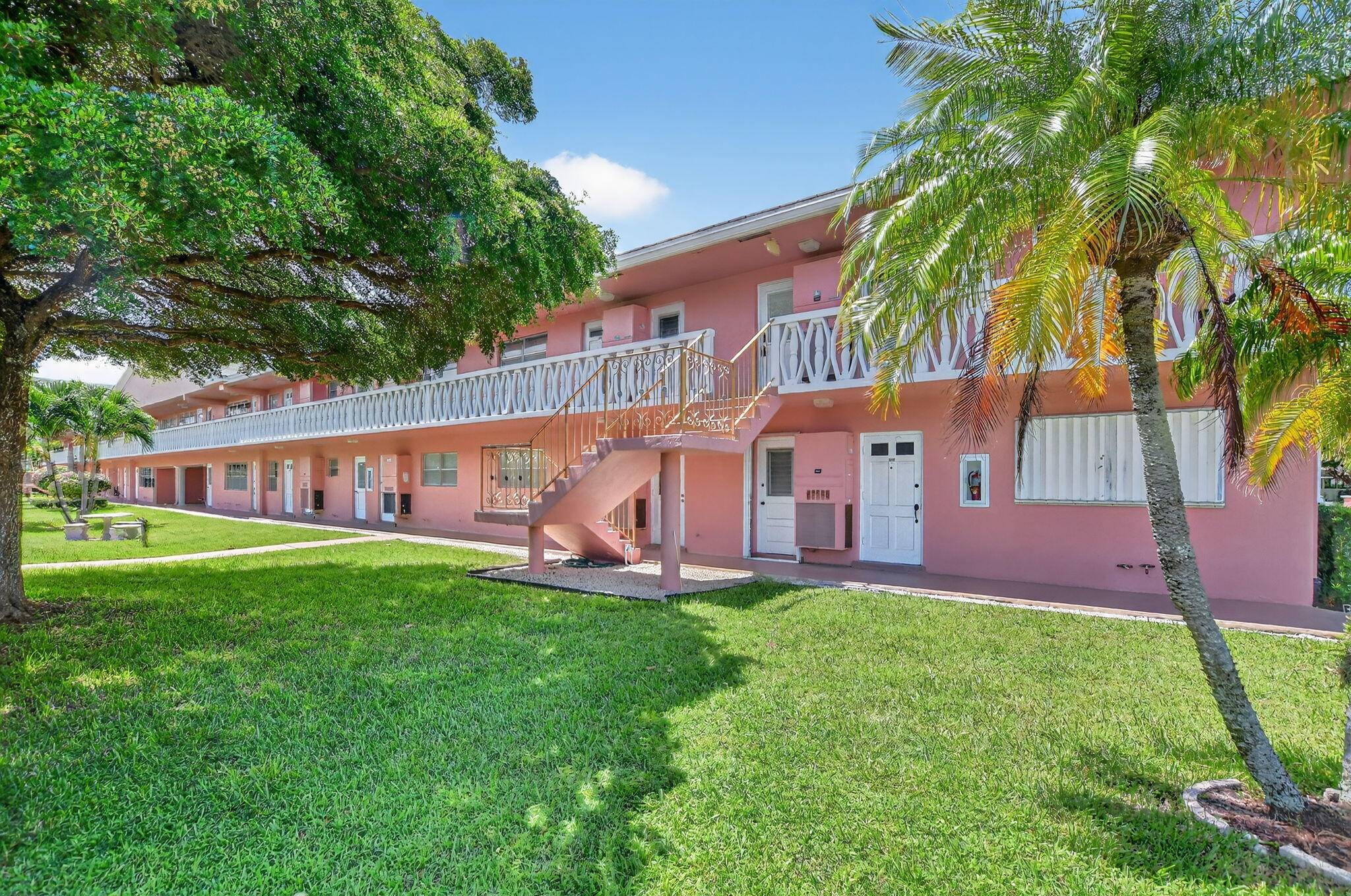 Boca Raton, FL 33431,300 NE 20th ST 108