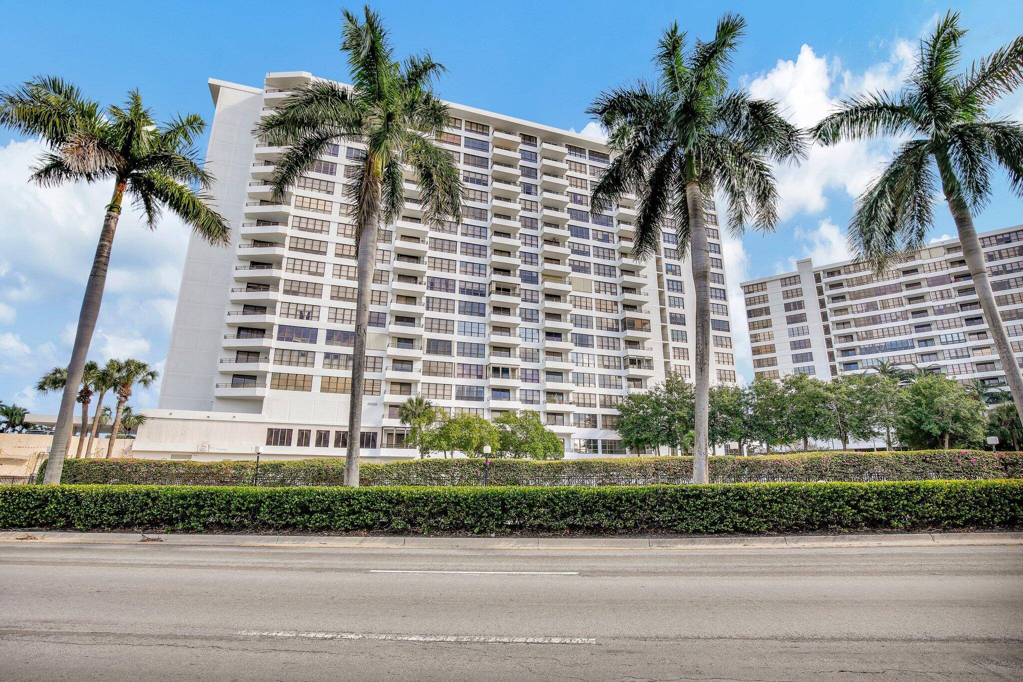 Hallandale Beach, FL 33009