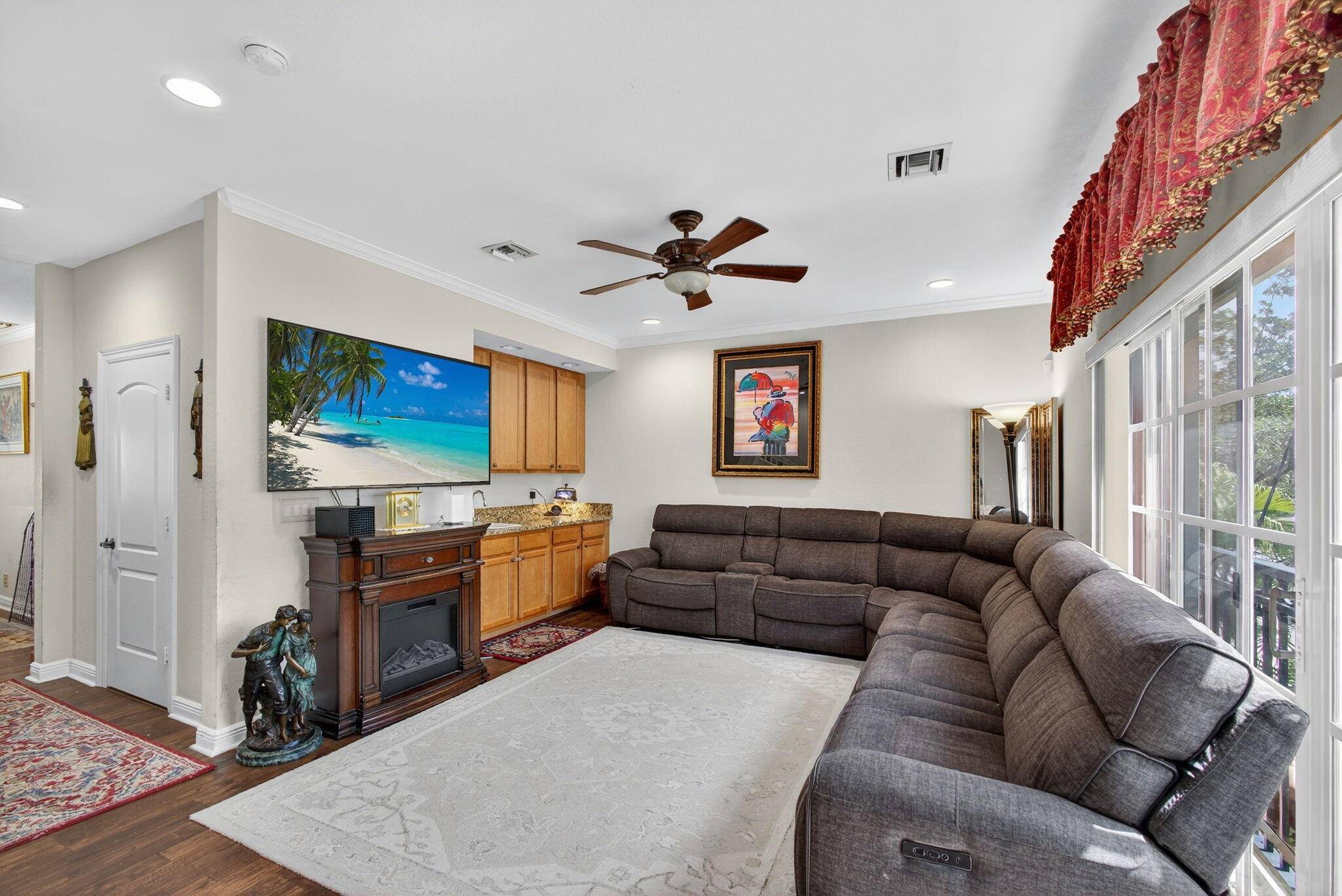 Lake Worth Beach, FL 33460,530 S Federal HWY 2