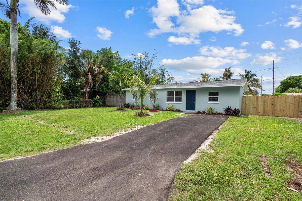 Lake Worth, FL 33463,7493 4th TER