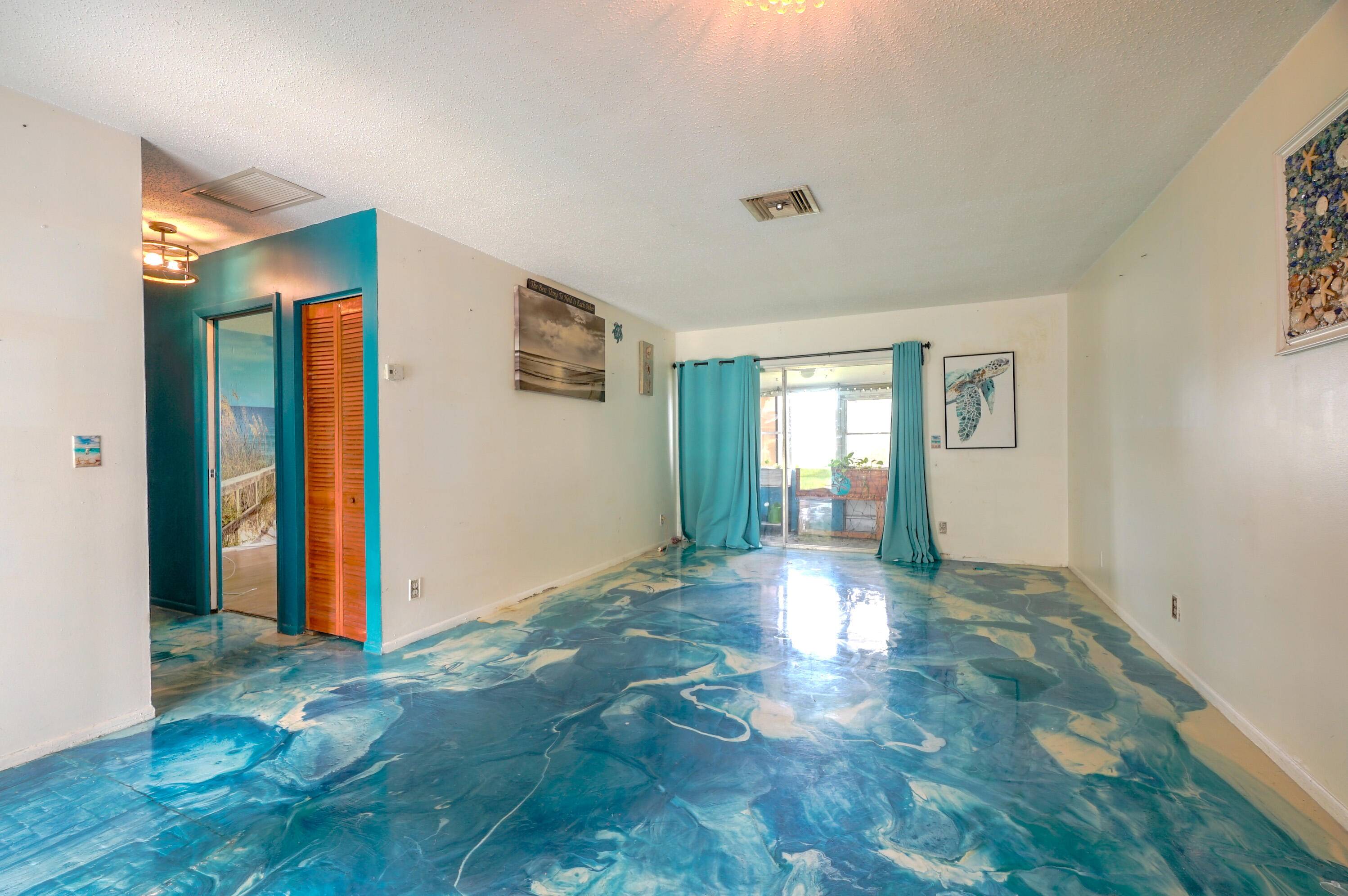 West Palm Beach, FL 33415,2739 W Emory DR F