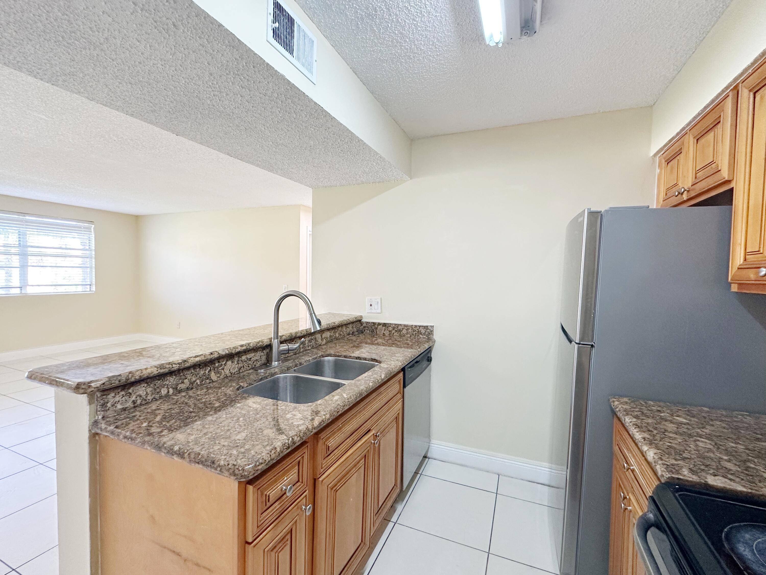 Pompano Beach, FL 33069,1241 SW 46th AVE 1008