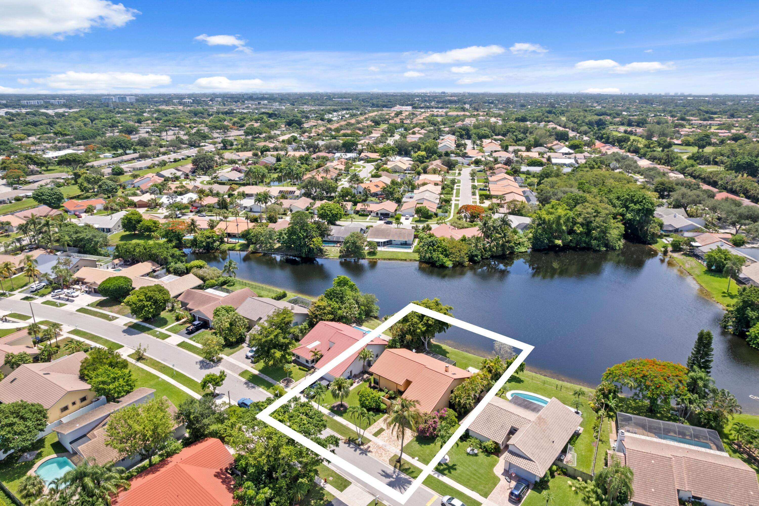 Boca Raton, FL 33433,21160 N Escondido WAY