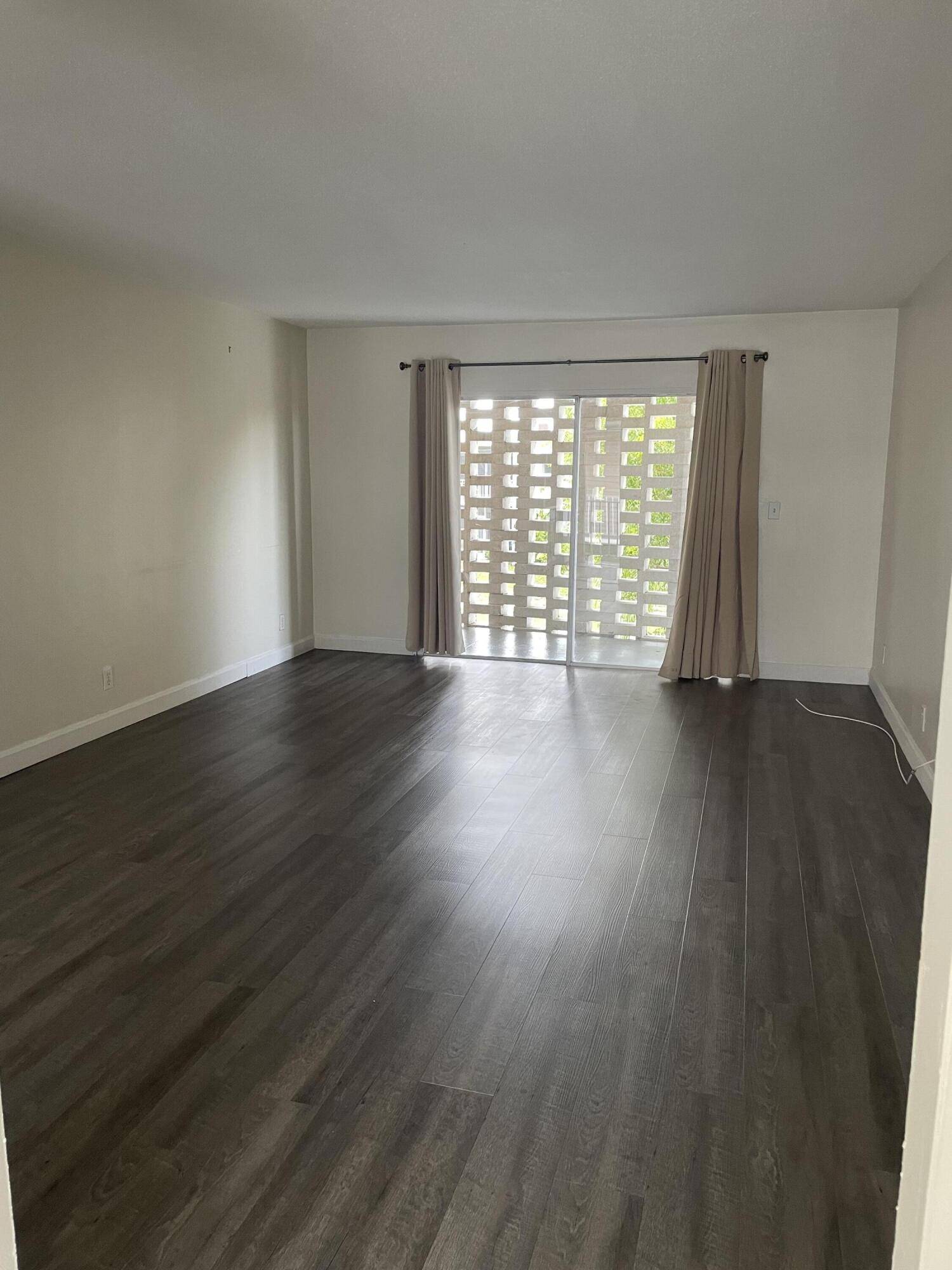 Lake Park, FL 33403,1500 W Crescent CIR A27