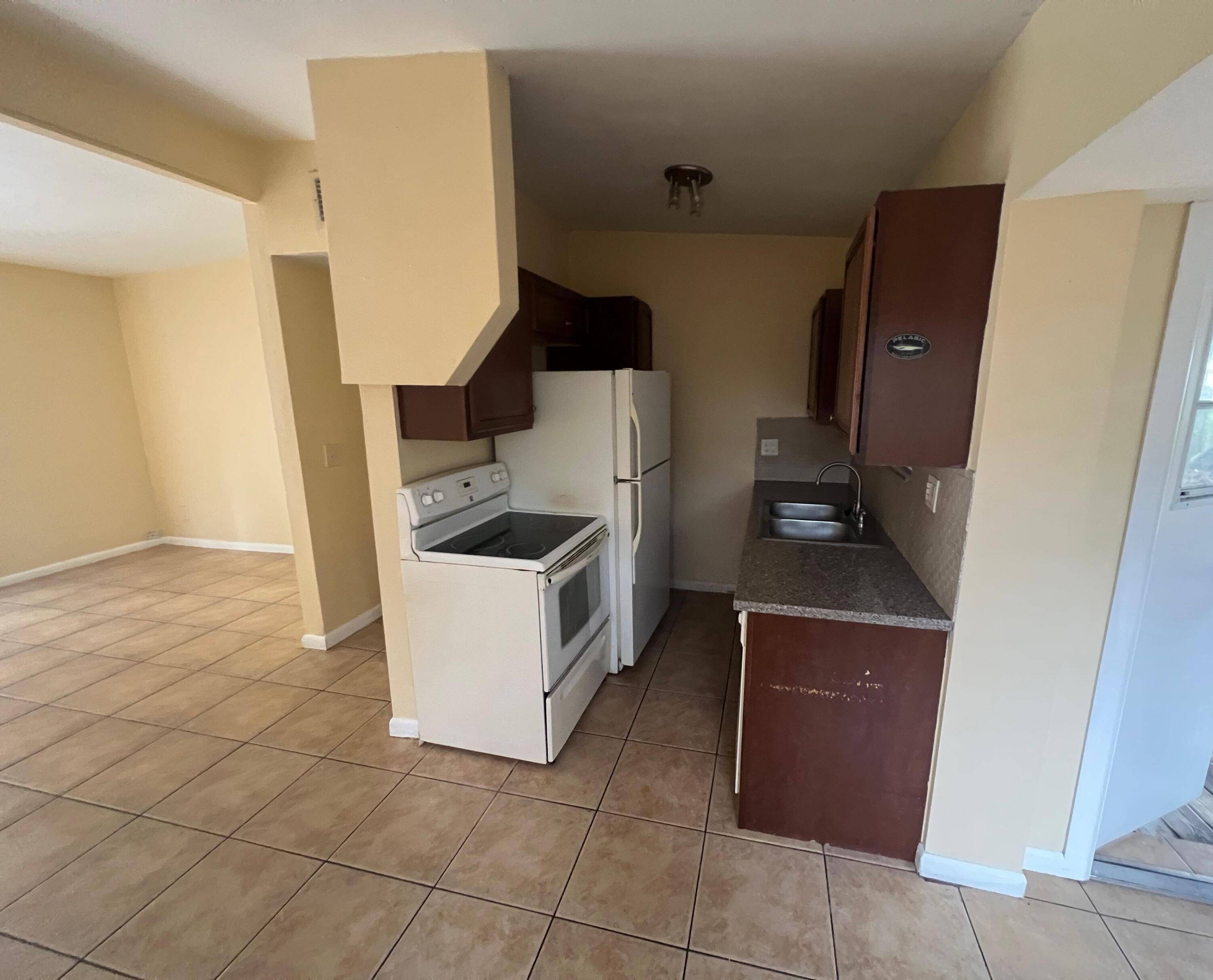 Pompano Beach, FL 33064,5275 NE 16th AVE