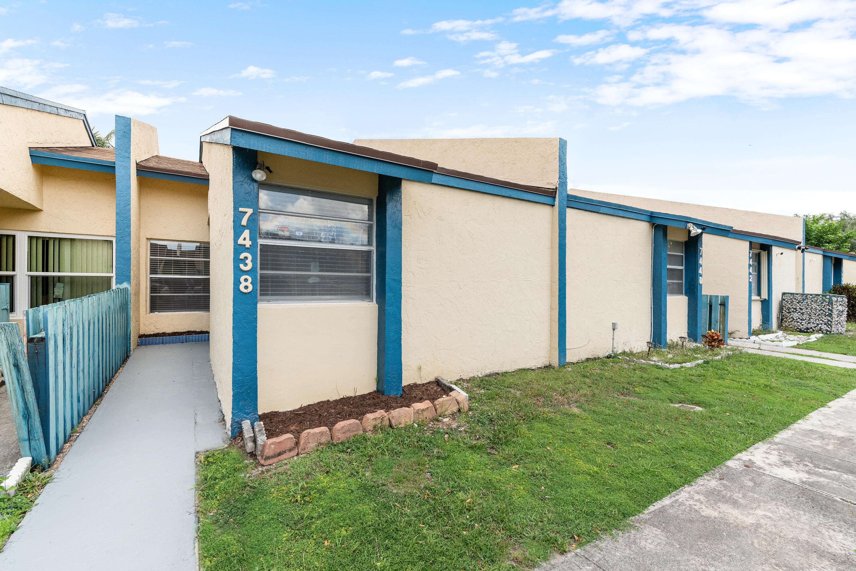 Lauderhill, FL 33319,7438 NW 34th ST