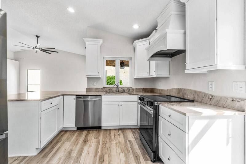 Palm Beach Gardens, FL 33410,1091 Roble WAY