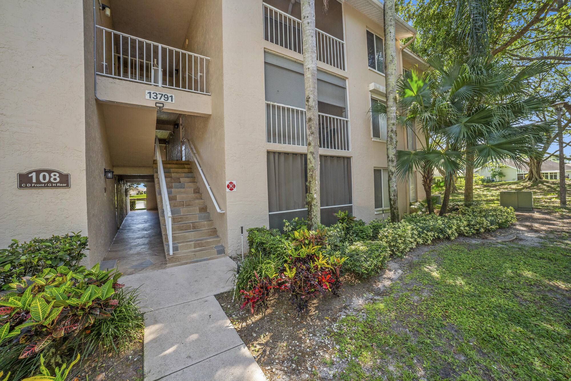 Delray Beach, FL 33446,13791 Oneida Drive D3