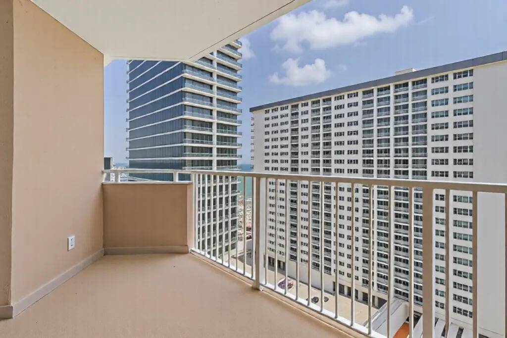 Hallandale Beach, FL 33009,1980 S Ocean DR 15g