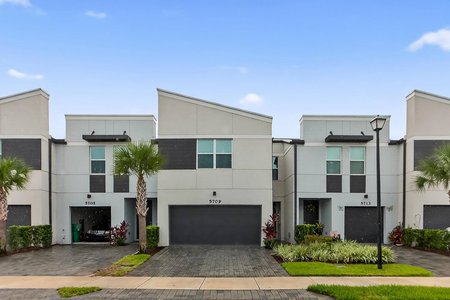 West Palm Beach, FL 33407,5709 Mentmore DR
