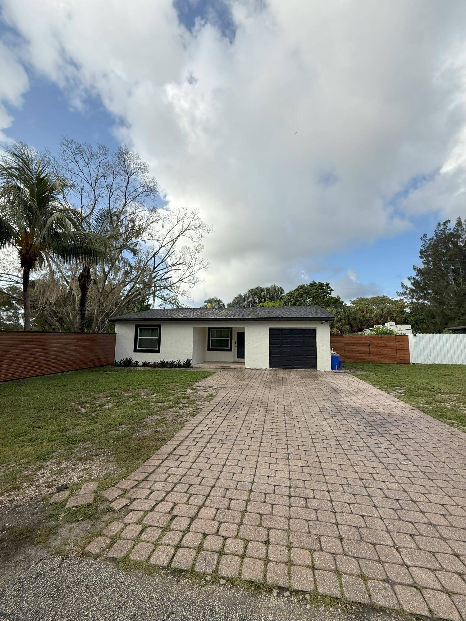 West Palm Beach, FL 33406,2644 Cherokee CT