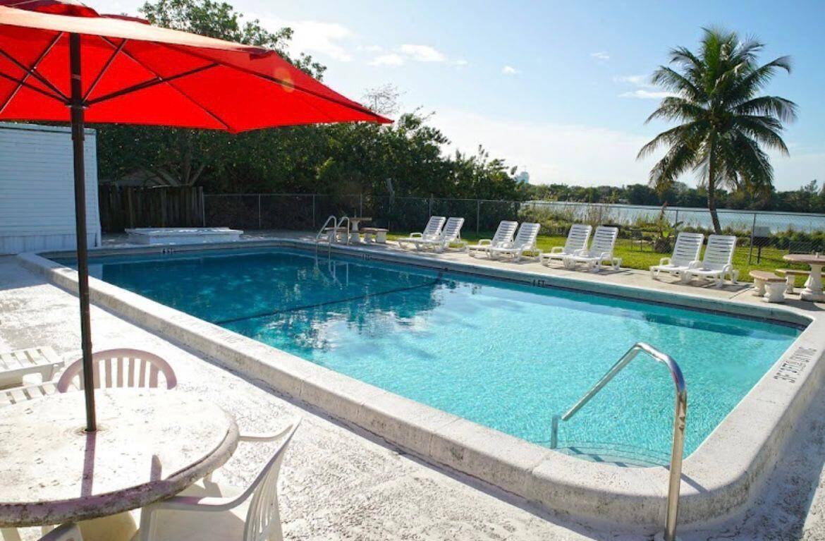Davie, FL 33314,3140 SW 51st AVE