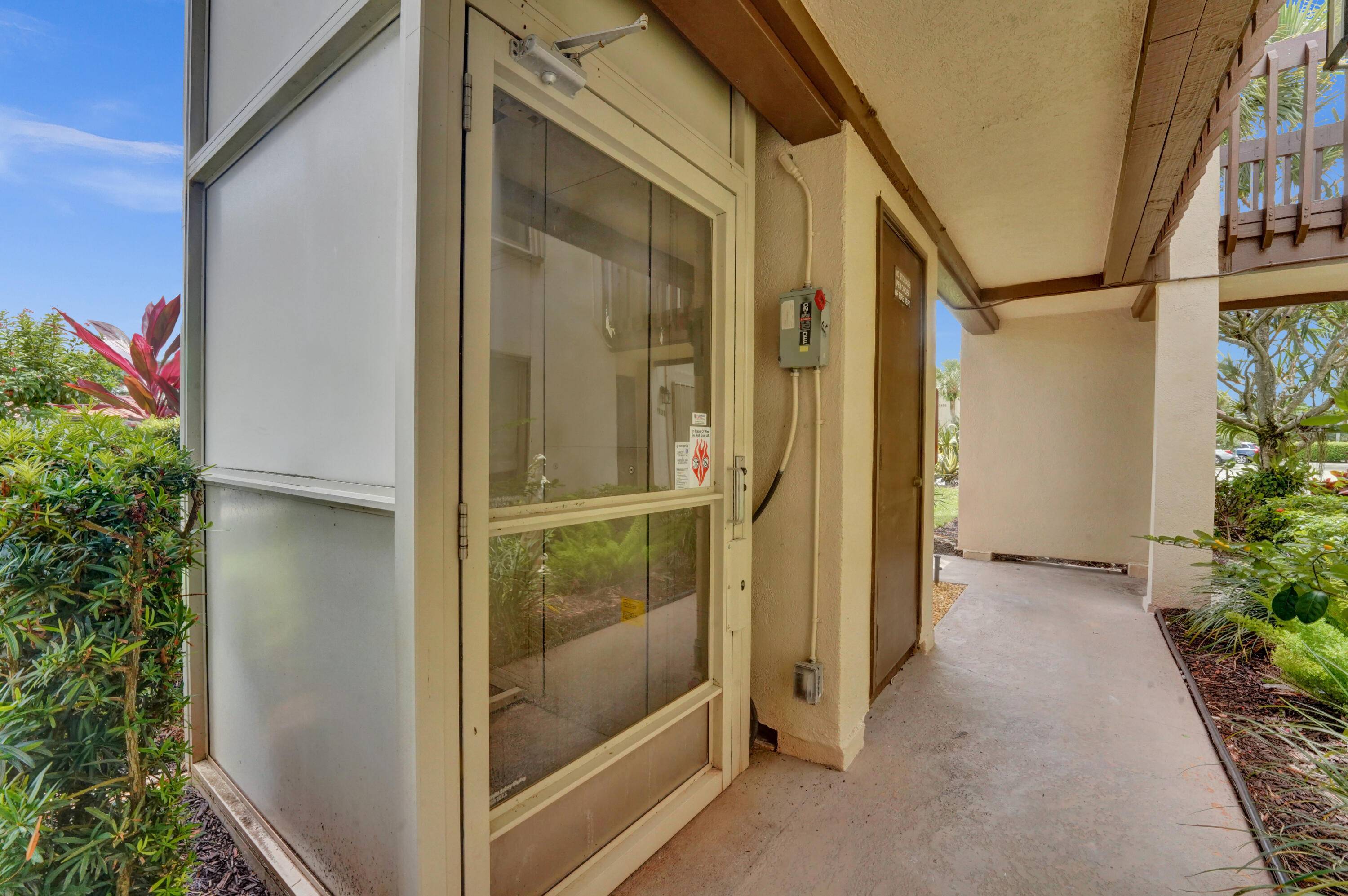 Boynton Beach, FL 33437,5306 Cedar Lake DR 201