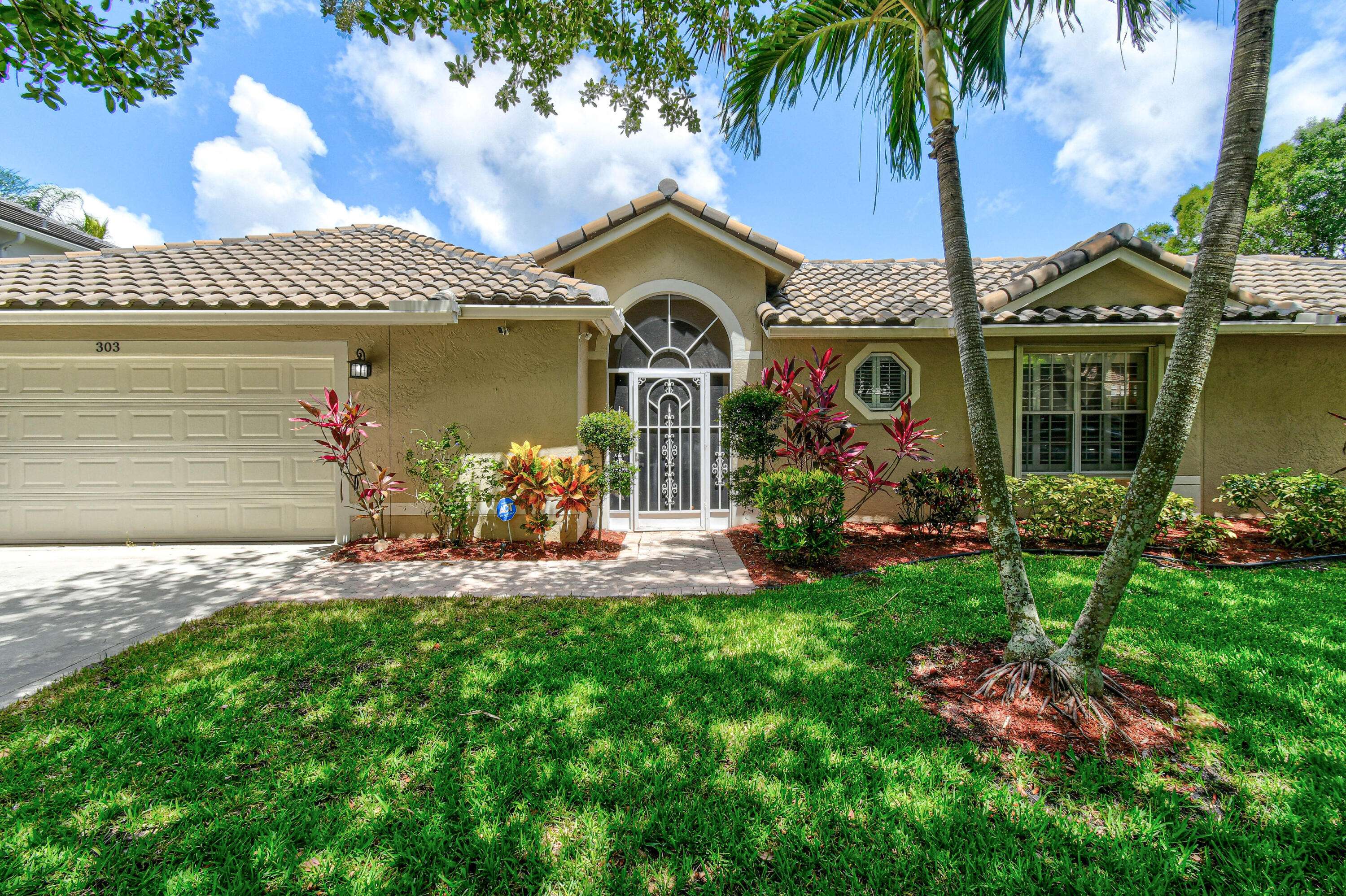 Jupiter, FL 33458,303 Hardwood PT