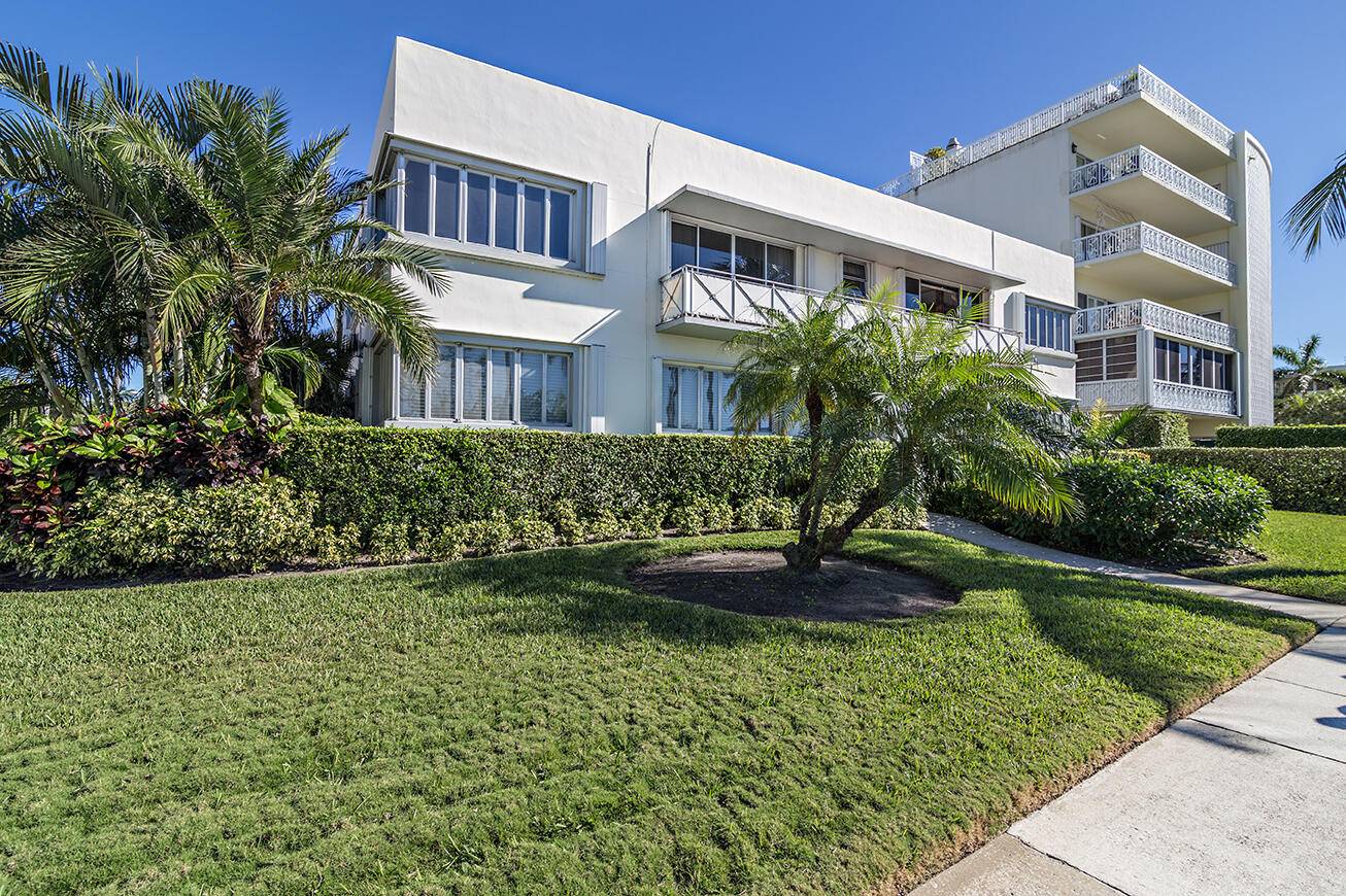 Palm Beach, FL 33480,381 S Lake DR 8