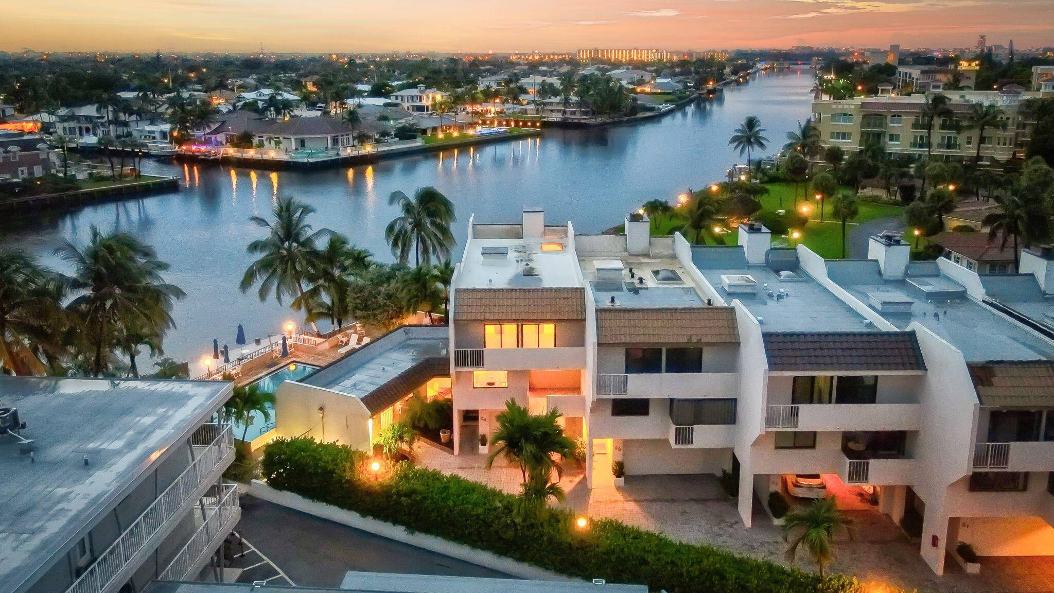 Hillsboro Beach, FL 33062,1222 Hillsboro Mile 24