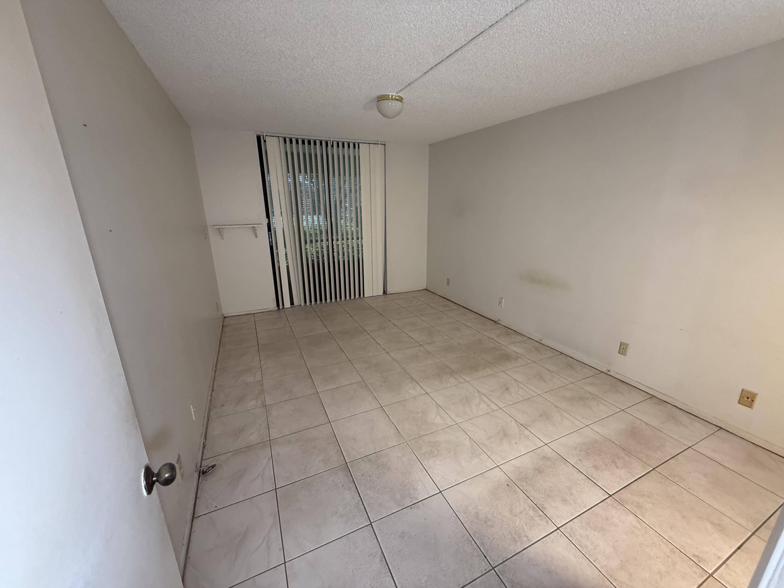 Tamarac, FL 33319,6190 Woodlands BLVD 118