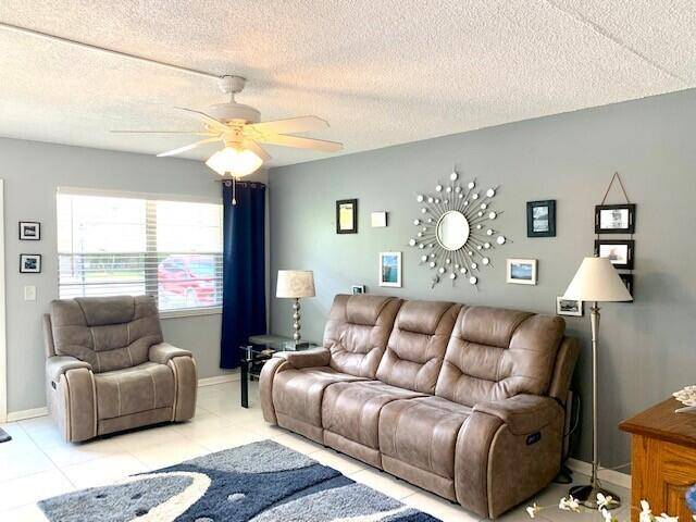 West Palm Beach, FL 33417,106 Hastings G