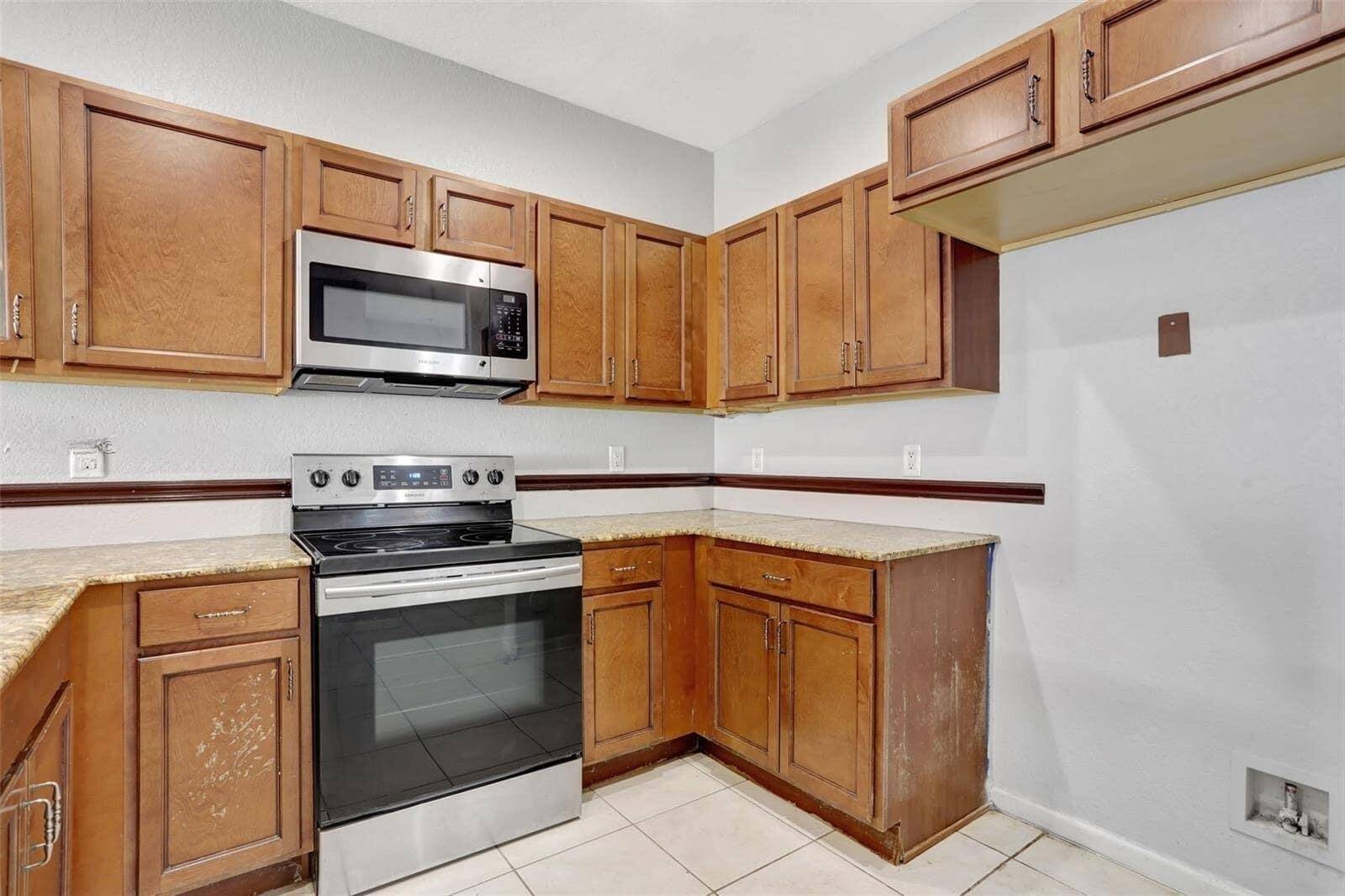 Lauderhill, FL 33311,3427 NW 14th CT