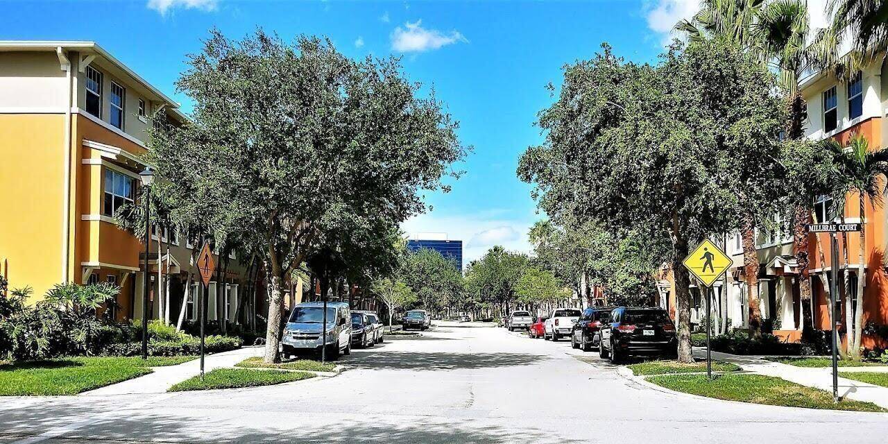 West Palm Beach, FL 33401,883 Millbrae CT 2
