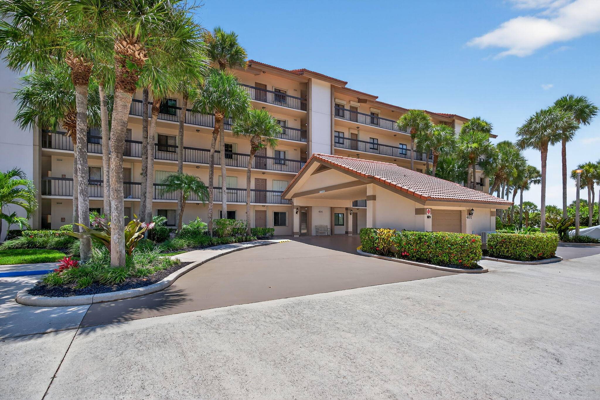 Jupiter, FL 33477,401 Ocean Bluffs BLVD 205