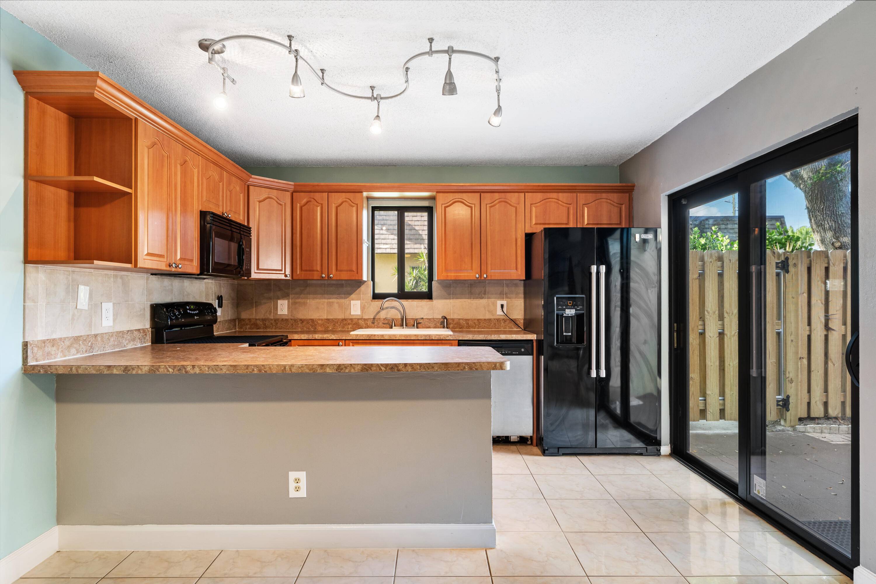 Palm Springs, FL 33461,301 Waterview DR