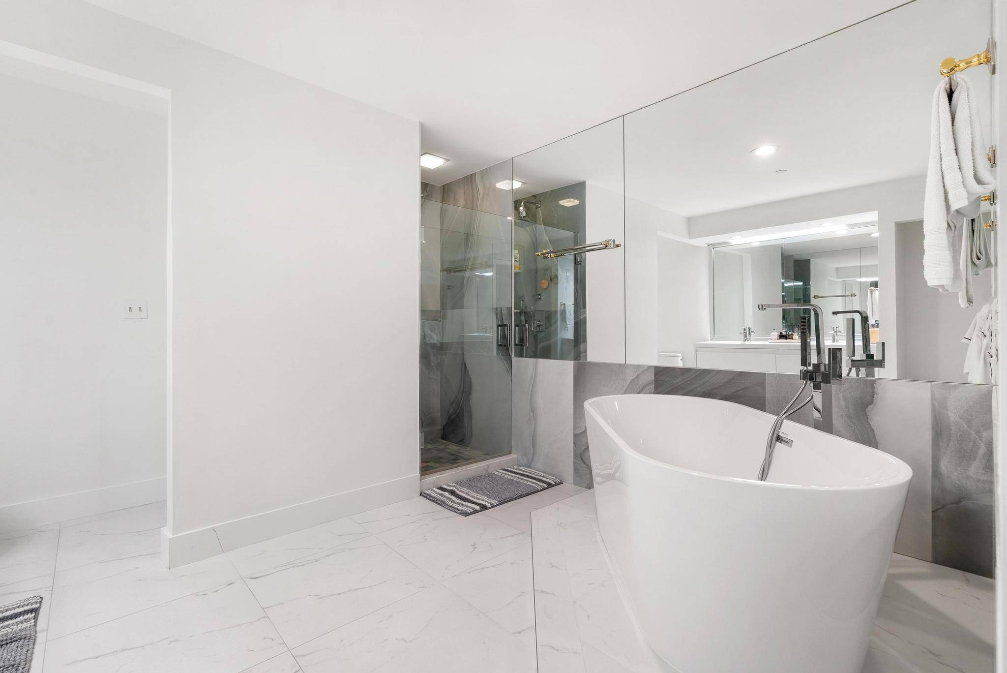 West Palm Beach, FL 33401,529 S S Flagler DR Th3f