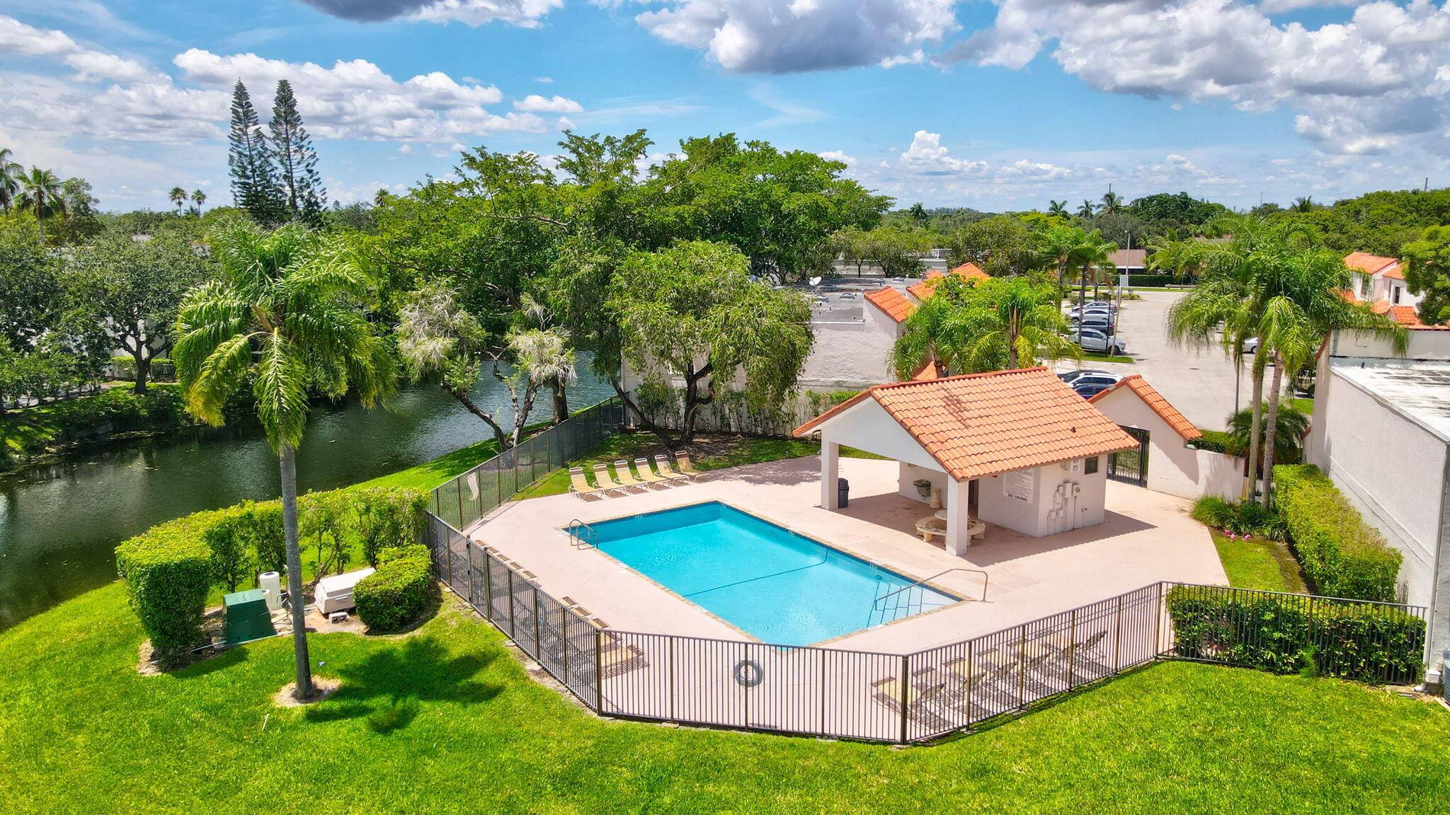 Sunrise, FL 33351,9539 NW 42nd ST