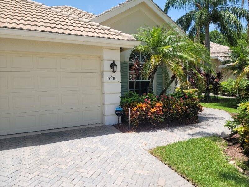 Port Saint Lucie, FL 34986,798 SW Munjack CIR