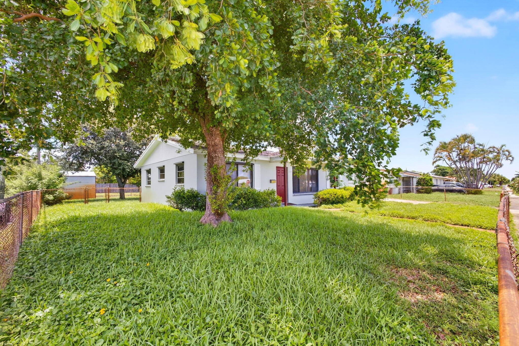 Riviera Beach, FL 33404,2251 E Avenue H