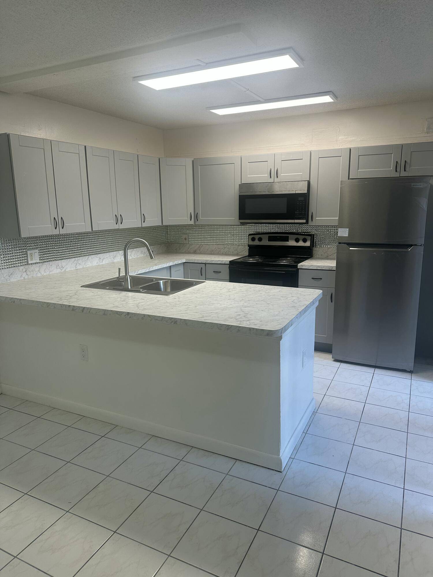 West Palm Beach, FL 33409,5834 58th WAY