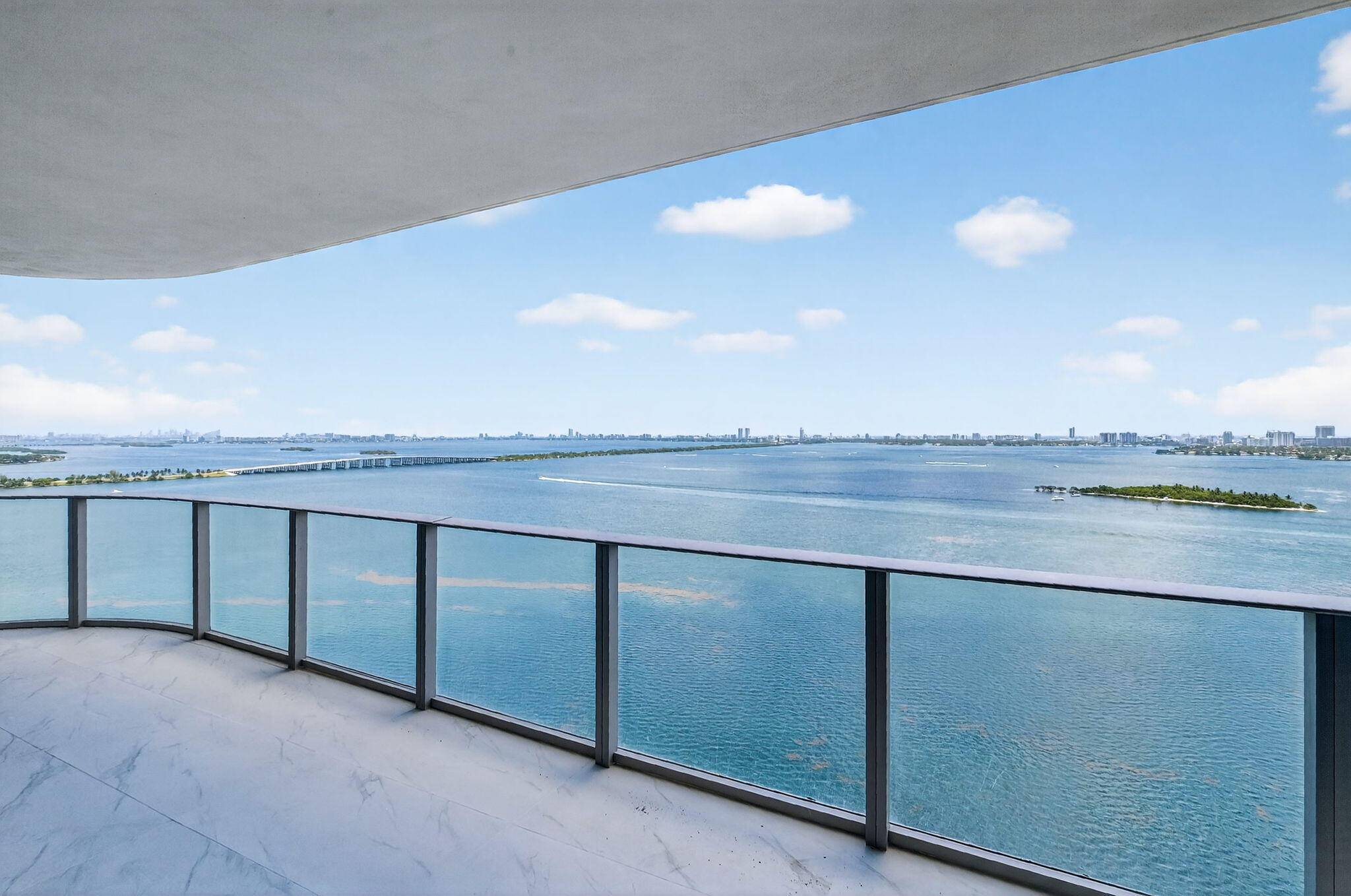Miami, FL 33131,700 NE 24th ST 2201