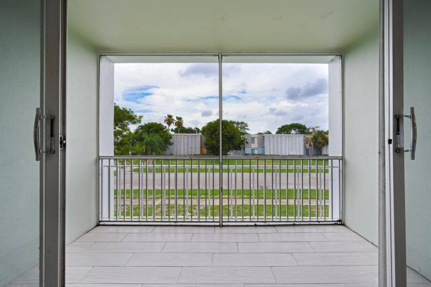 Lake Park, FL 33403,1505 Crescent CIR A8