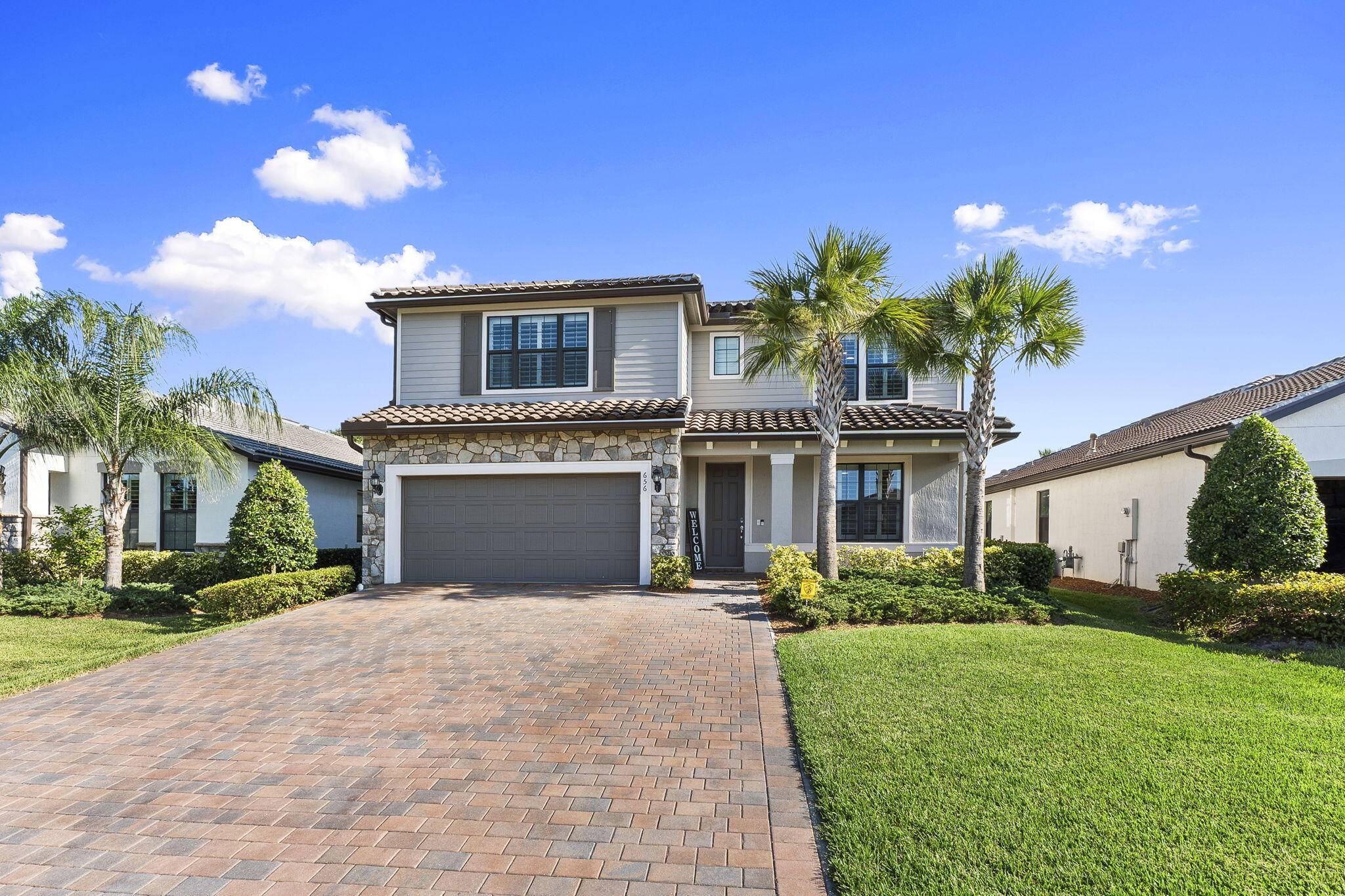 Port Saint Lucie, FL 34984,656 SE Villandry WAY