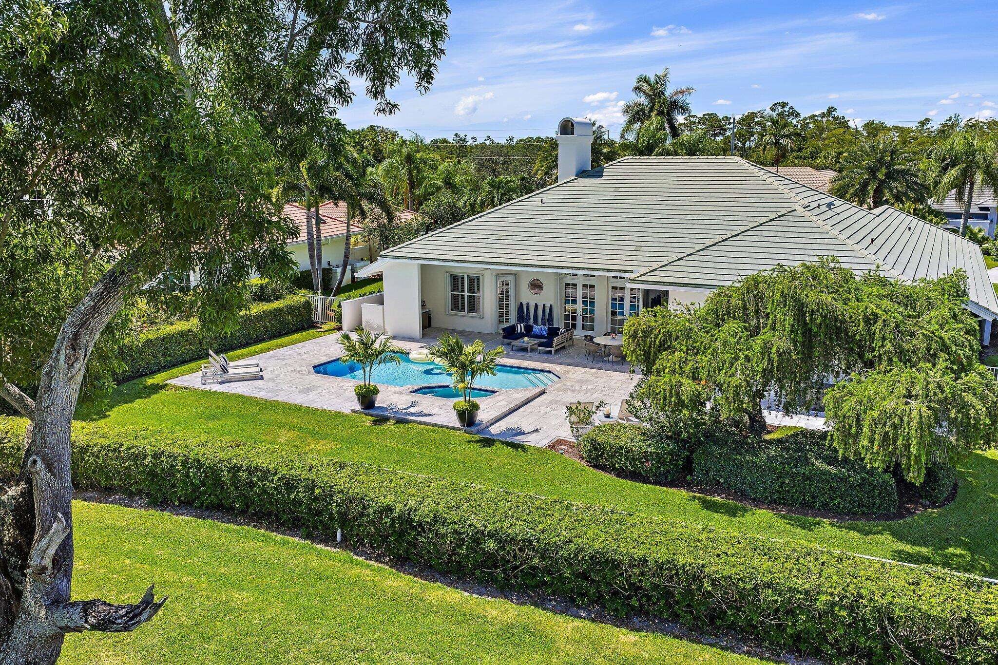 Palm Beach Gardens, FL 33418,113 Thornton DR