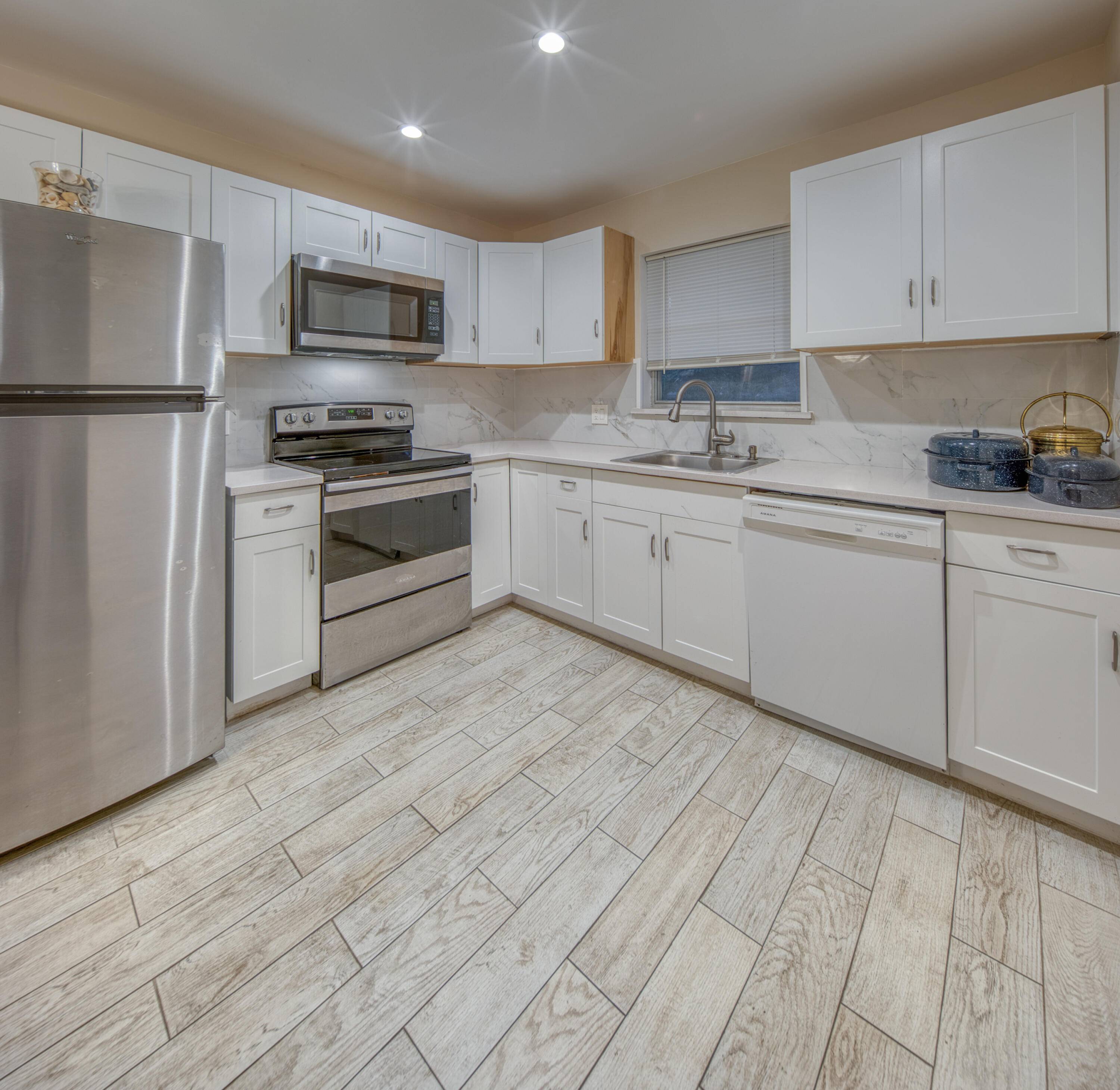 Lake Worth Beach, FL 33460,301 S Lakeside DR 7