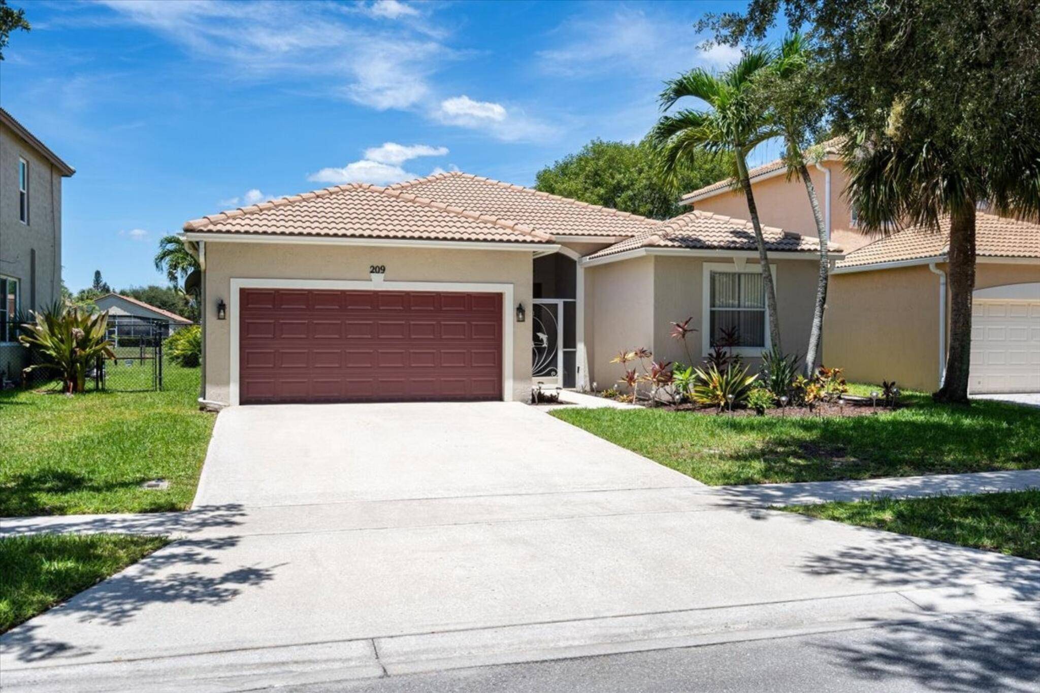 Royal Palm Beach, FL 33411,209 Seminole Lakes DR