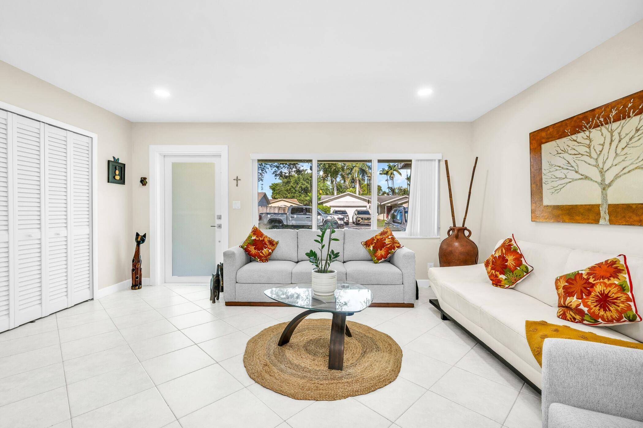 Boca Raton, FL 33496,9825 Spanish Isles DR