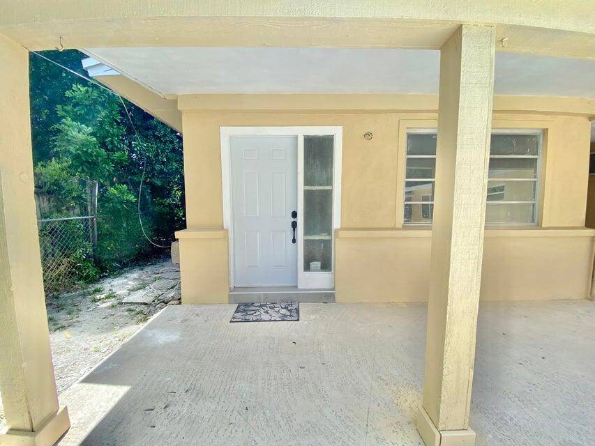 Oakland Park, FL 33334,660 NE 34th CT 3