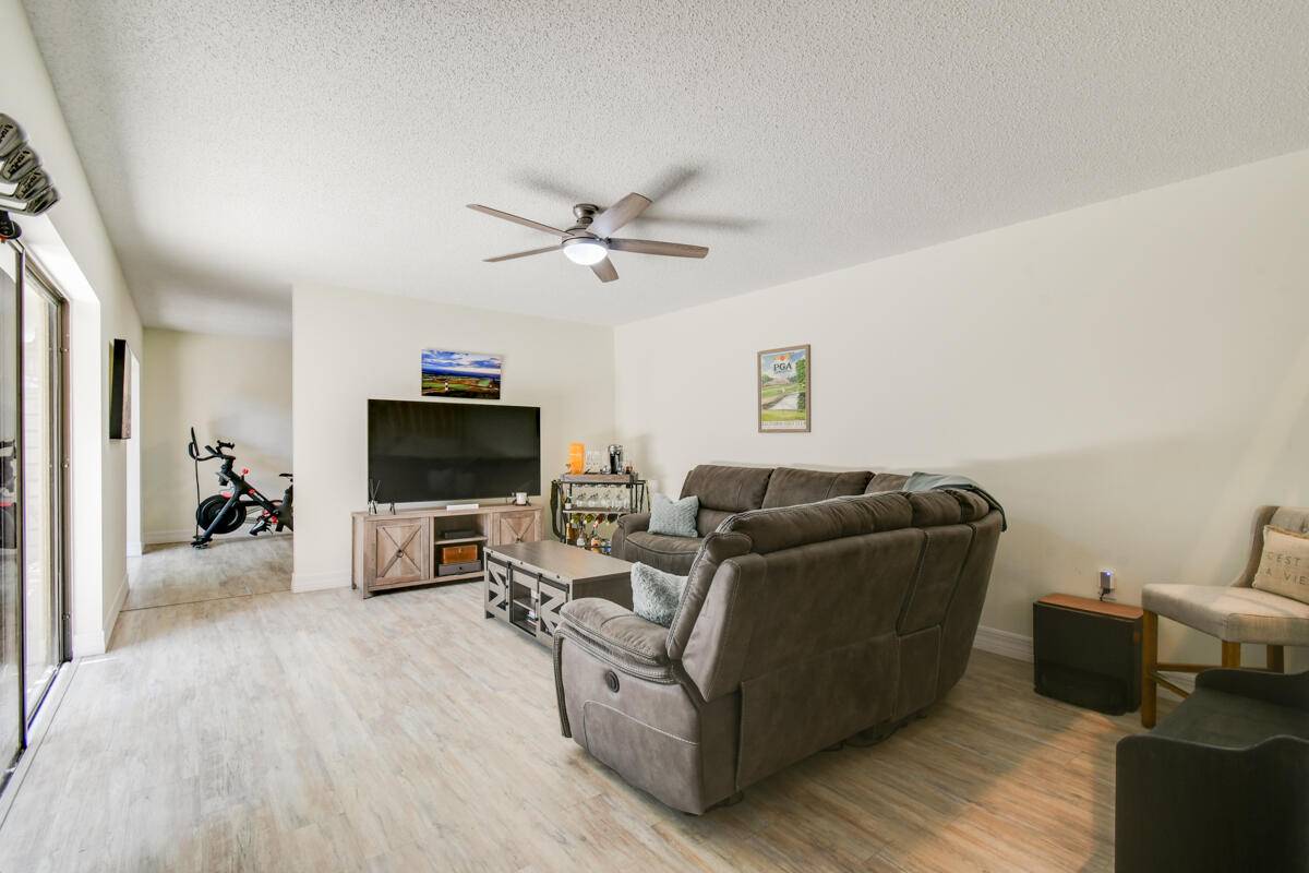 Palm Beach Gardens, FL 33418,630 6th TER