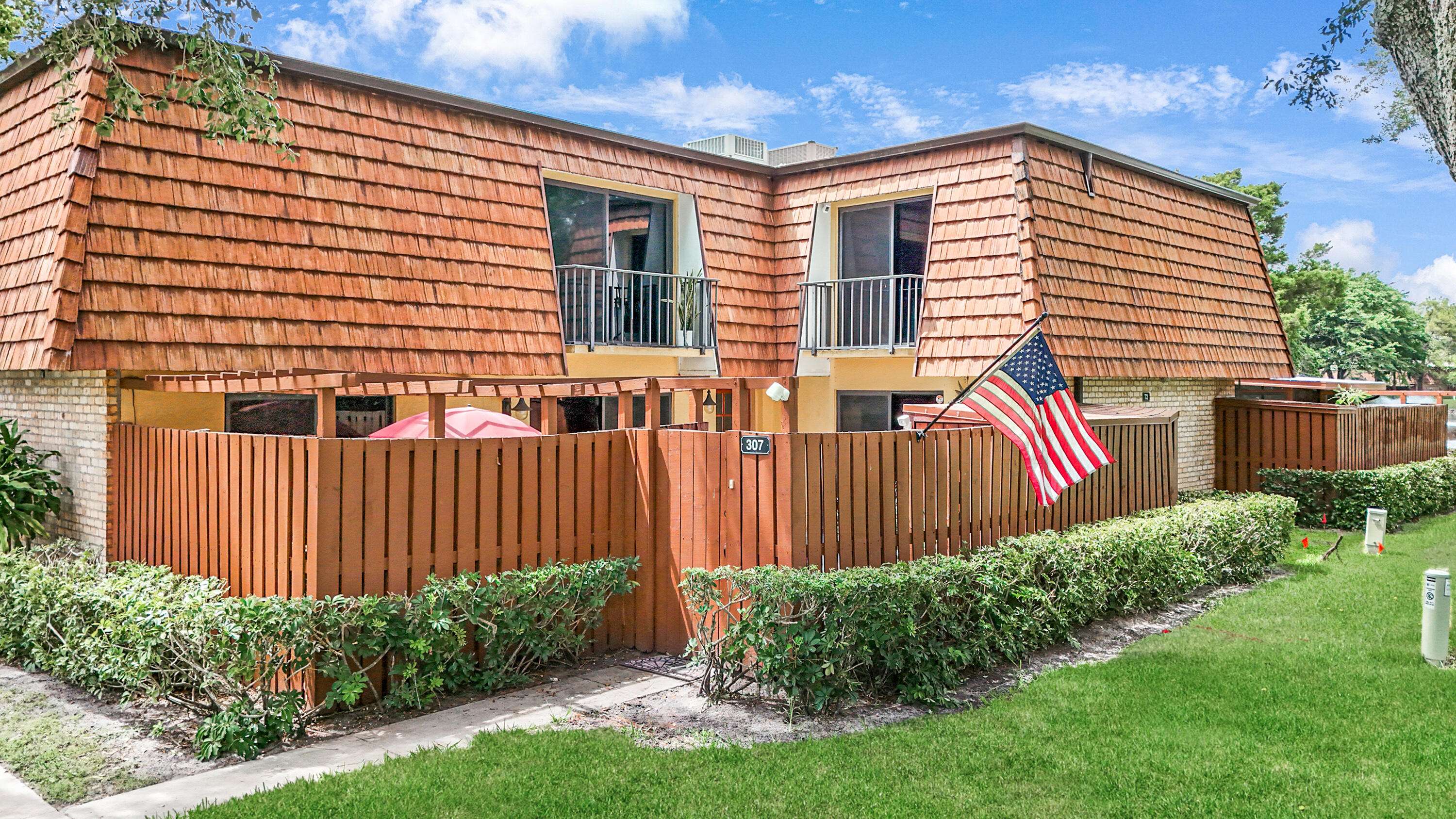 Greenacres, FL 33463,307 3rd LN