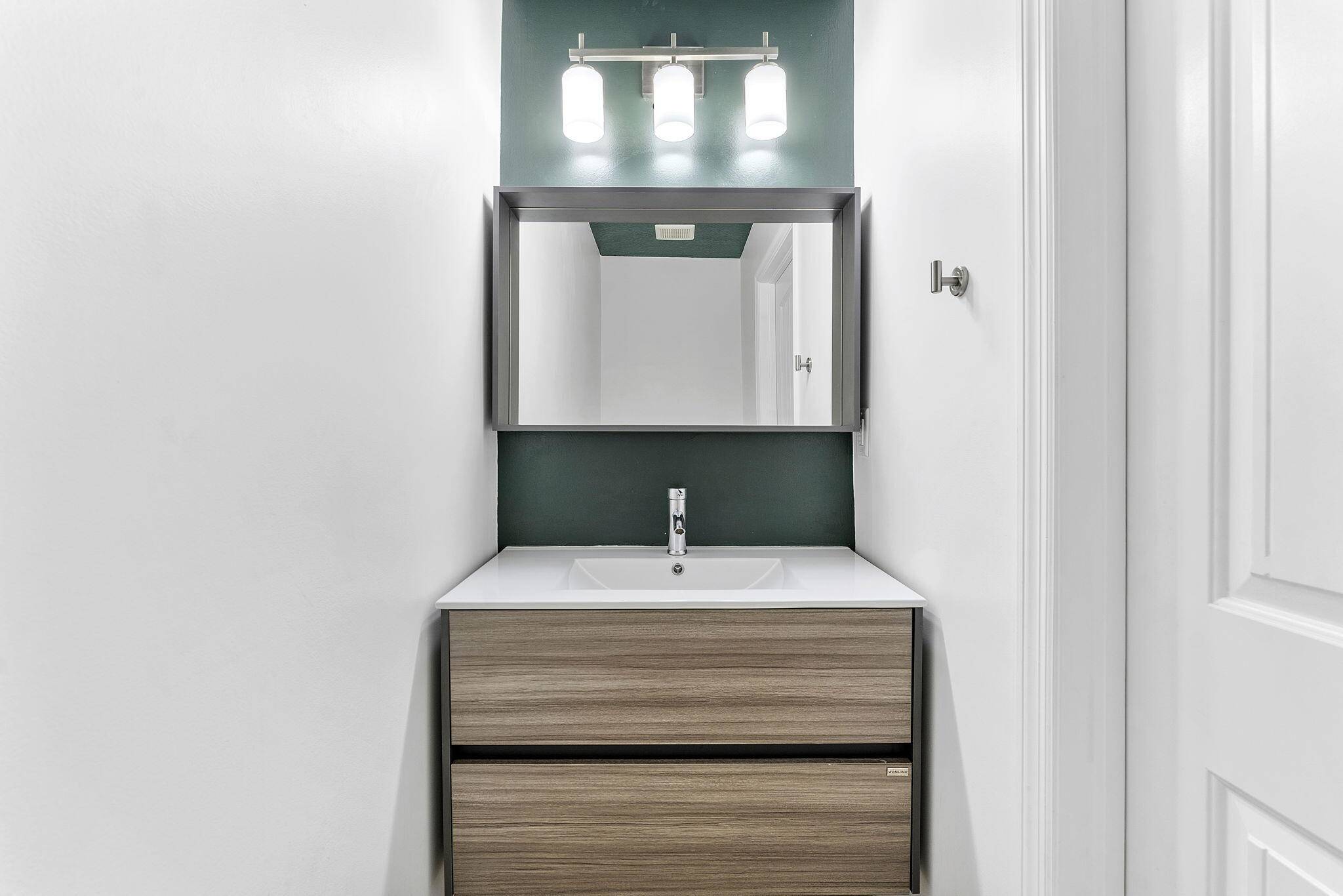 Pompano Beach, FL 33060,99 SW 7th CT