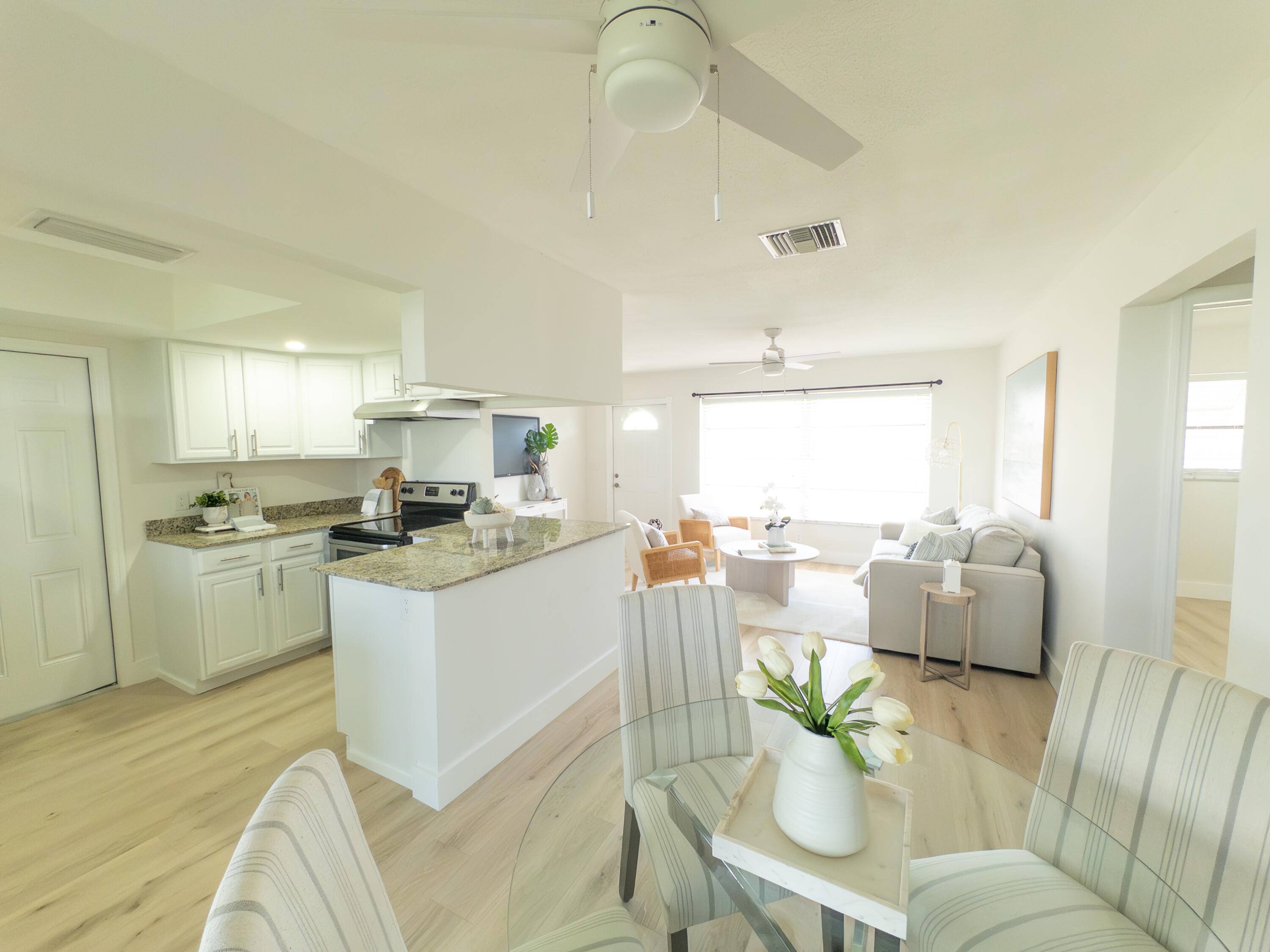 Boynton Beach, FL 33426,1004 SW 3rd AVE