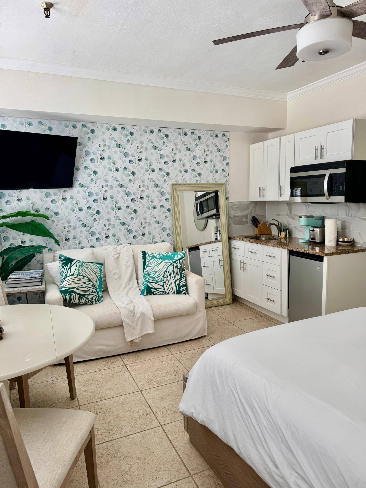 Palm Beach, FL 33480,235 Sunrise AVE 2008