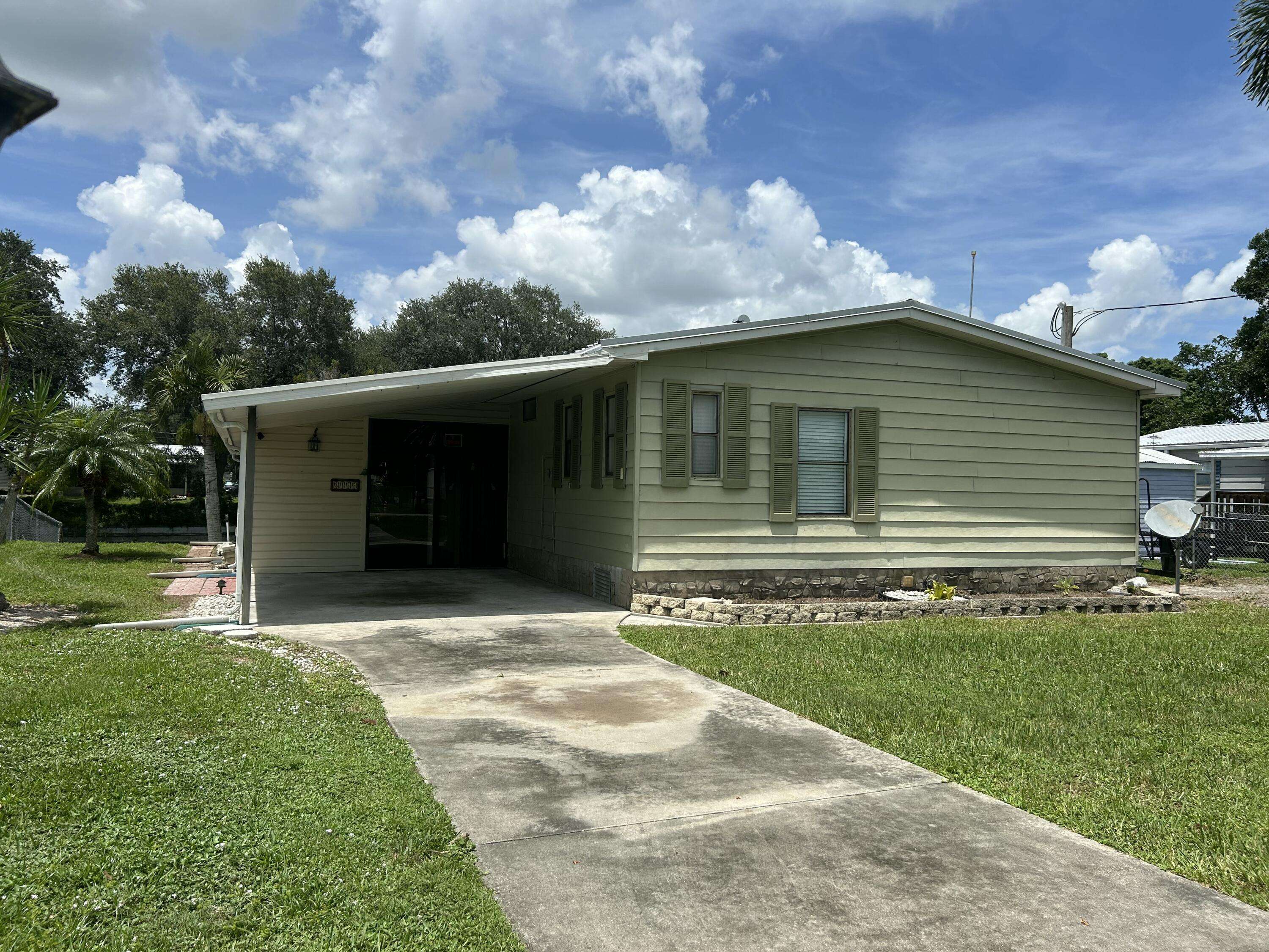 Okeechobee, FL 34974,3135 SE 20th CT