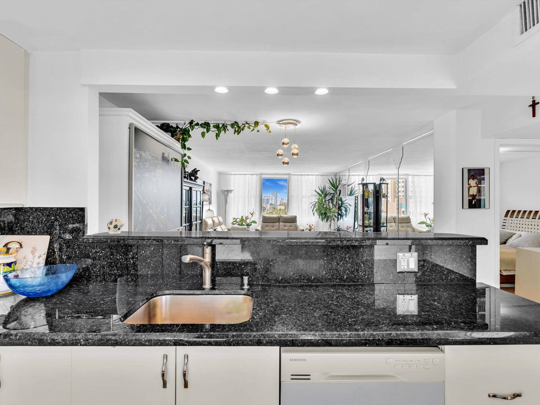 Pompano Beach, FL 33062,201 N Ocean BLVD 802