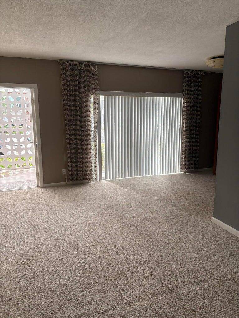 South Palm Beach, FL 33480,4201 S South Ocean BLVD J-2